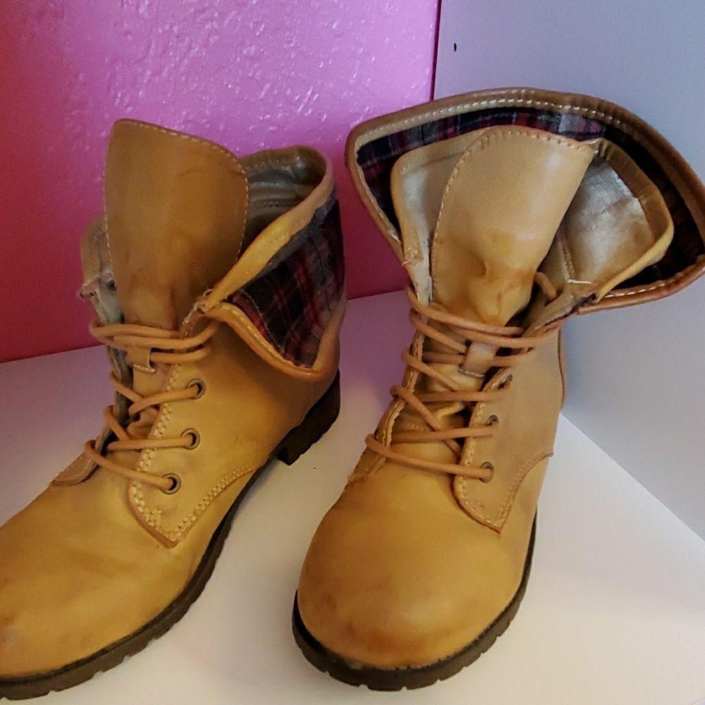 Convertible boots